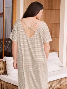 Doze Lane Classic Striped Frill Trim Backless Short Sleeve Casual Loose Dress, Plus Size Nightgown - Multicolor - View 2