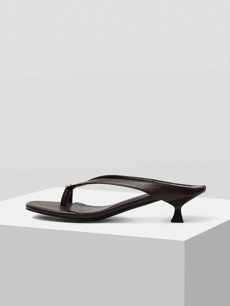 LADIES BROWN SHORT HEEL PINCH CASUAL SANDALS