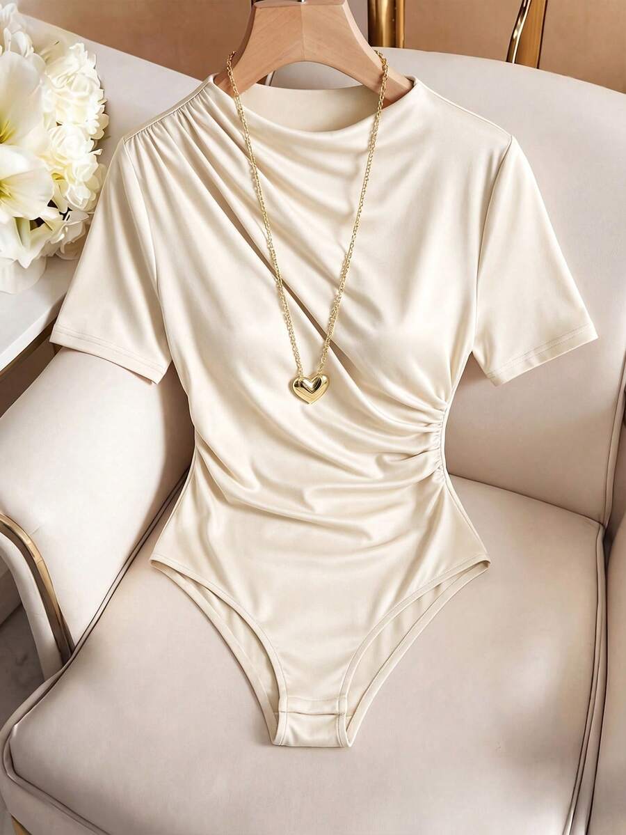 Elenzga Bodysuit Wanita Ukuran Besar Warna Putih Elegan untuk Musim Gugur dan Musim Panas, Detail Kerut Asimetris, Leher Bulat, Lengan Pendek, Elastis, Serbaguna untuk Kerja dan Sehari-hari - Aprikot - View 1