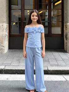 SHEIN 2件組大女孩優雅淺藍色兩件式套裝，露肩細肩帶上衣搭配3D花朵與寬腿長褲，夏季茶會時尚青少年套裝 - 藍色 - 查看 8