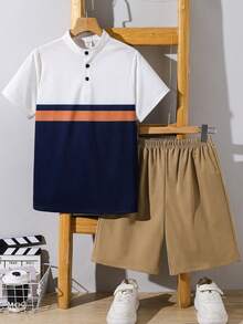 SHEIN 2件組兒童青少年男童休閒寬鬆拼接對比色POLO領短袖T恤與卡其短褲套裝，Y2K風格，SS26，適合春夏、外出、情人節、約會、旅行、度假、家庭聚會、開學、婚禮、派對、運動、生日 - 彩色 - 查看 2
