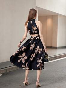 Aveloria Modichic 时尚优雅的个性化吊带无袖长裙，印花下摆、褶皱、腰带和系带，女士优雅黑色连衣裙 - 彩色 - 查看 2