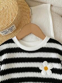 SHEIN Baby Girl Knitted Round Neck Striped Loose Casual T-Shirt And Shorts Set 2pcs - Black and White - View 4