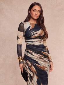 Silquee Este vestido de mujer marrón con estampado tie-dye de malla, cuello redondo y manga larga, presenta una cintura ajustada con fruncido, resaltando el encanto femenino. Elegante y cautivador, es lo suficientemente versátil como para combinarse con cualquier cosa, desde citas, atuendos de temporada de bodas, fiestas de cóctel, fiestas románticas/ropa para citas, vestidos de noche, vestidos de día y noche, vestidos de dama de honor, vestidos de fiesta elegantes y con estilo, atuendo formal, ropa para citas románticas - Multicolor - Ver 4