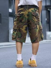 Manfinity EMRG Pantalones cortos vaqueros de camuflaje desgastados con múltiples bolsillos para hombre, estilo casual urbano, para senderismo, verde oscuro, verano, vacaciones - Verde militar - Ver 2