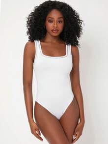 SHEIN BASICS Body ajustado de moda para mujer con diseño de remaches y cuello cuadrado - Blanco - Ver 4