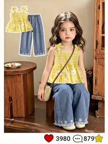 SHEIN Playful Pals 女婴舒适时尚休闲套装，常规厚度，可爱蝴蝶结3D立体花卉格纹背带上衣搭配刺绣牛仔裤，两件套，适合春夏季节日常穿着，居家、外出、旅行、上学、度假等场合。 - 黃色 - 查看 2