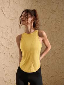 VARSIVA Kaos dan Tank Top Olahraga Wanita Longgar Tanpa Lengan dengan Leher Bulat dan Desain Silang - Kuning - View 5
