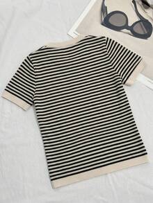 DAZY Striped Print Round Neck Tee - Black and White - View 10