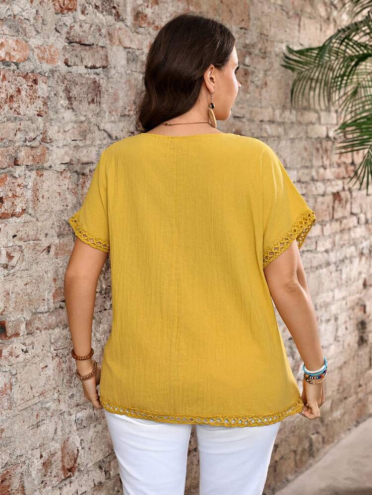 Plus Size Women's Summer Casual Vacation Style Solid Color V-Neck Contrast Lace Loose Blouse