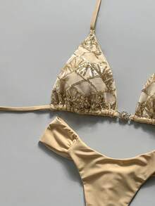 SHEIN Swim Bonvoyette-D 兩件式春夏度假亮片紋理面料金色太陽飾品掛脖三角比基尼上衣與比基尼褲性感女款泳衣套裝 - 金色 - 查看 6