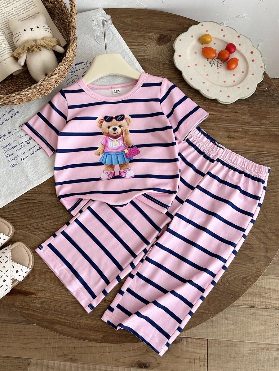 SHEIN 女嬰夏季T恤套裝,俏皮可愛,3D草莓裝飾圓領短袖T恤搭配粉白條紋草莓圖案寬腿褲,彈性腰部設計舒適自在,適合日常穿著、戶外玩耍、休閒度假、運動跑步,夏季街頭甜美風 - 粉色 - 查看 1