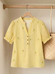 SHEIN VCAY 女款休閒田園風 | 黃色條紋檸檬刺繡印花V領鈕扣短袖襯衫 - 荷葉邊泡泡袖寬鬆休閒上衣 - 彩色 - 查看 4