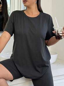SHEIN EZwear 4pcs Plus Size Solid Color Set - 2 Short Sleeve Tops + 2 Knee Length Shorts - Dark Green - View 3