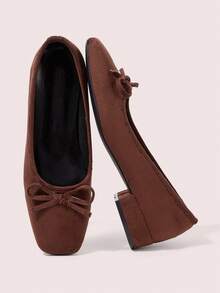 CUCCOO DOLLMOD Zapatos de mujer, textura de ante marrón, bailarinas, punta cuadrada con decoración de lazo, tacón bajo, adecuados para uso casual diario y de oficina - Marrón - Ver 9