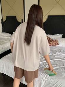 Dazy Plus 2件組休閒居家服套裝，寬鬆短袖上衣與鬆緊腰短褲，春夏季大尺碼女款睡衣 - 杏色 - 查看 2