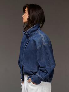 Athîral Denim Petite 女款小碼露肩長袖單排扣休閒牛仔夾克 街頭風外套 度假節日嘉年華 秋季深藍色旅行穿搭 - 深色水洗藍 - 查看 4