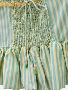 Nöista Gestreiftes Peplum-Top mit geraffter Körpermitte, dehnbare Passform und schmeichelnde Taille, Rüschensaum. Perfekt für sonnige Tage und Urlaubsreisen, für Nächte aus, Festivals, Sommerfeste, Dates, Urlaubsabende, Alltagsoutfit, Urlaub, Frühling, Ostern, Musikfestival, Strandtag. - Grün - Übersicht 12