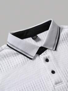 EGENSIO Kemeja Polo Pria Rajut Jacquard Warna Polos dengan Kerah & Manset Bertekstur dan Trim Bergaris serta Plaket Mutiara Hitam - Putih - View 4