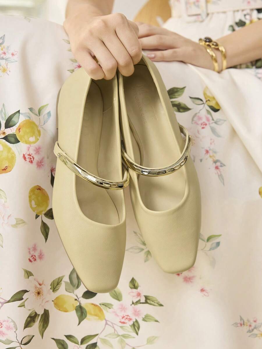 MOTF PREMIUM Zapatos planos de mujer de metal versátiles y elegantes para ir al trabajo, para Navidad - Amarillo claro. - Ver 1
