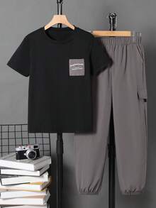 SHEIN Vacaura 2件套男童春夏新款印花黑色短袖T恤搭配米色工装裤休闲套装 - 灰色 - 查看 3
