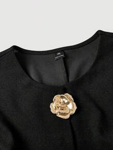 SHEIN MOD Plus Size 3D Floral Decor Ruffle Hem Black Top, Commuter Elegant, Urban Modern, Minimalist Vintage - Black - View 3
