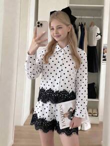 SHEIN 2件組少女法式甜美波點套裝，白色配黑色波點印花襯衫，翻領單排扣前襟，下襬飾有精緻黑色睫毛蕾絲邊增添女人味，標準袖口，同系列配套短褲 - 白色 - 查看 5