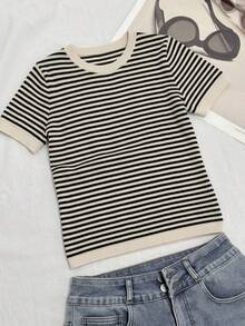 DAZY Striped Print Round Neck Tee - Black and White - View 11