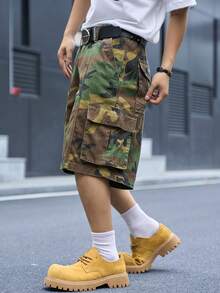 Manfinity EMRG Pantalones cortos vaqueros de camuflaje desgastados con múltiples bolsillos para hombre, estilo casual urbano, para senderismo, verde oscuro, verano, vacaciones - Verde militar - Ver 3