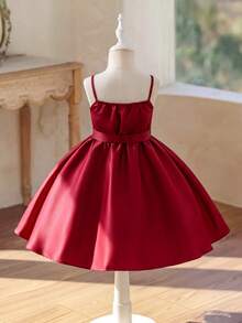 SHEIN Glamorique Kids 女童酒紅色細肩帶公主洋裝，高低裙擺附拖尾，3D玫瑰刺繡，高級緞面，適合生日派對、婚禮花童、家庭聚會、儀式場合、休閒出遊、拍照、度假、畢業舞會 - 酒紅色 - 查看 12