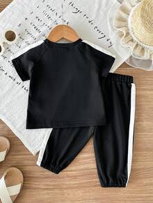 SHEIN 女嬰 2件/套 春季女童休閒運動日常風格 寬鬆刺繡裝飾套裝，短澎袖圓領上衣&條紋裝飾長褲 - 黑色 - 查看 2