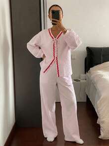DAZY 2件組女款睡衣套裝，百褶格紋面料，對比色波浪滾邊，裝飾領口與領結 - 粉色 - 查看 3