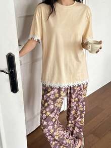 DAZY 2pcs/Set Women's Pajama Set, Contrast Trim Loose T-Shirt Top & Floral Print Pajama Pants Summer - Baby Pink - View 4