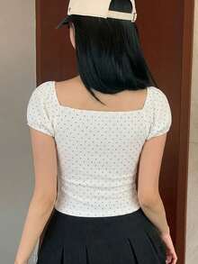 DAZY 女款甜美春雨短袖夏季T恤，垂墜領口、露肩、蝴蝶結肩帶與波點面料 - 白色 - 查看 4