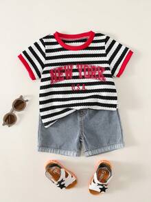 SHEIN 2pcs/Set Ensemble Bébé Garçon Été T-shirt Manches Courtes Tricoté à Motif Lettres Rayées et Short en Denim Bleu, Ensemble Rayé, Ensemble Denim, Ensemble Été, Ensemble Bébé Garçon, Ensemble Vacances - Multicolore - Voir 10