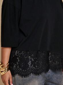 SHEIN BAE CURVE Áo thun nữ cỡ lớn màu đen phối ren, cổ tròn, vai rớt - màu đen - Xem 6