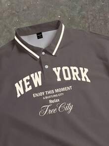 Manfinity ZONE917 寬鬆短版方正版型棕色 NEW YORK 標語印花對比領短袖 POLO 衫，學院運動風，送給朋友的禮物 - 彩色 - 查看 2