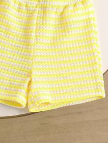 SHEIN Playful Pals 3件組女嬰度假休閒風鳳梨圖案提花紋理面料短版上衣短褲+吊帶連身衣 3件套 適合日常夏季專屬 - 芥末黃 - 查看 8