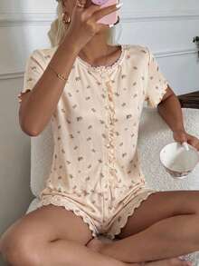 DAZY 甜美花卉滿版印花荷葉邊短袖短褲女款兩件式夏季睡衣套裝 - 黃色 - 查看 7