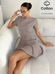Siren Gaze Gaun Mini Wanita Motif Garis-Garis Leher Bulat Lengan Pendek Pinggang Tinggi Model A-Line - Coklat - View 2