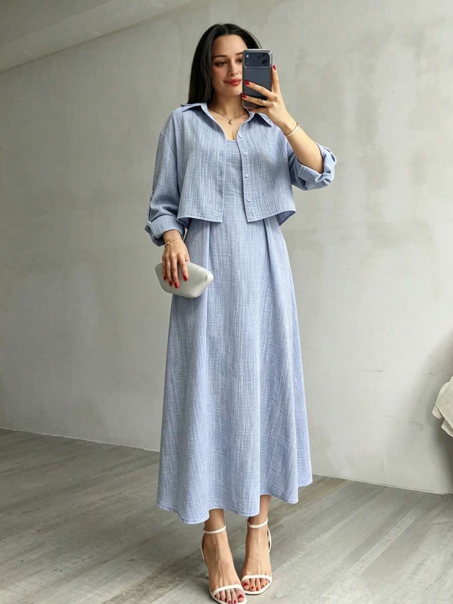 Modelyn 两件套:蓝白纹理图案翻领外套和褶裥腰部吊带连衣裙 - 藍白色 - 查看 1