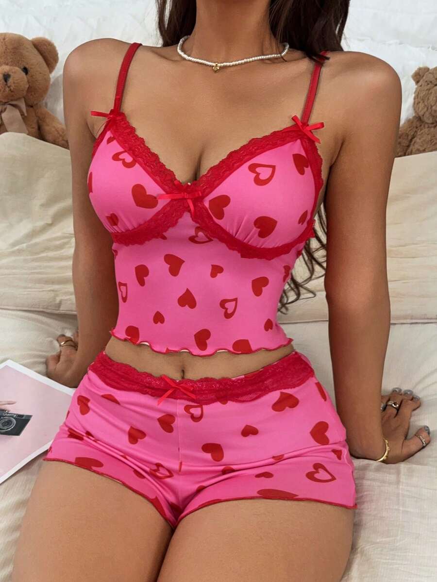 SHEIN Casual Underwear&Sleepwear 亞洲可愛辣妹心形印花蕾絲拼接蝴蝶結裝飾修身吊帶背心短褲套裝,鮮豔Y2K女款睡衣 - 彩色 - 查看 1