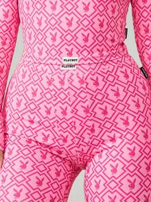 Missguided x Playboy Set Pakaian Santai Atasan Lengan Panjang Motif Geometris Burgundy dan Legging yang Serasi untuk Kenyamanan dan Relaksasi Kasual - Berwarna merah muda - View 4