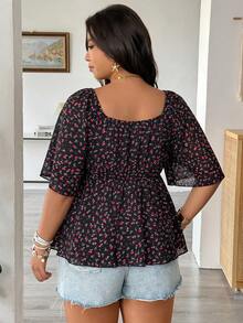 Vionelle Blus Ukuran Besar Kasual Serbaguna Motif Bunga Kecil Pinggang Lebar Lengan Berkerut Elegan untuk Liburan Warna Hitam - Hitam - View 2