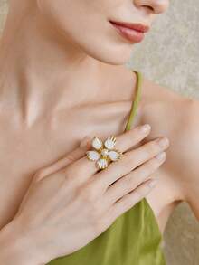 Opalesca A Fashionable Flower Lady's Elegant Ring,Premium/Elegant/Classy/Dailywear/Minimalist,Pearl/Crystal,Engagement/Wedding/Promise,Summer/Beach/Prom/Party/Holiday/Vacation,For Mom/Women/Girl/Mother,Bride,Fairycore/Mermaid Core - Gold - View 1