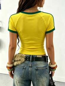 Rovax 女款 Y2K 巴西印花短版上衣，V 領短袖修身 T-shirt，復古「BRASIL RIO DE JANEIRO」圖案 T-shirt，適合夏季海灘、休閒街頭穿搭與度假造型 - 彩色 - 查看 2