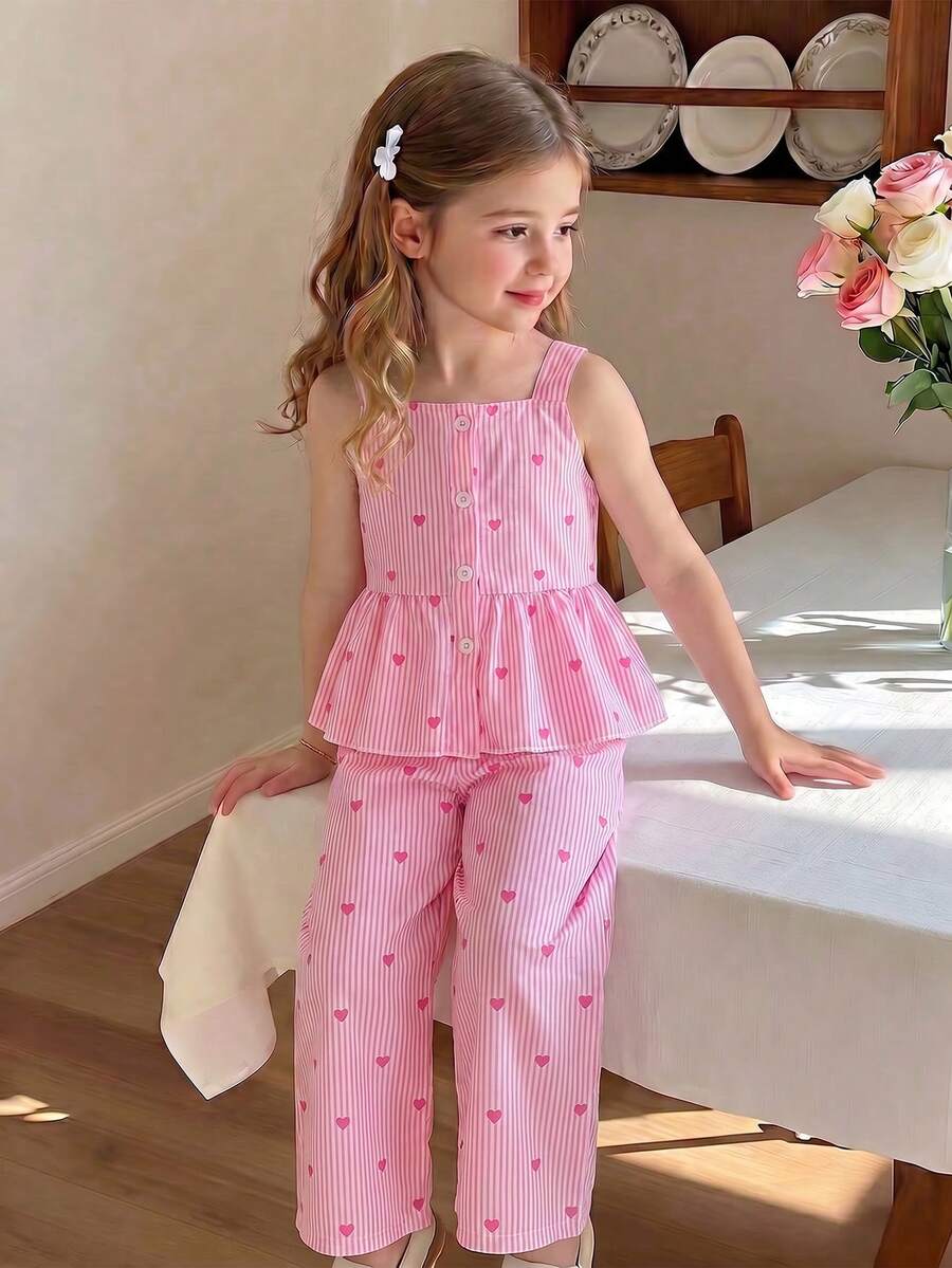 SHEIN Elladie kids 春夏女童/幼女2件套套裝,粉色與白色條紋愛心印花吊帶上衣 + 寬腿長褲,方領吊帶設計適合夏季,胸前鈕扣裝飾增添細節,荷葉邊下擺剪裁營造俏皮活潑感;亮粉色與白色條紋搭配愛心印花,充滿活力與甜美,整體清新活潑風格,適合日常出遊、遊樂園、派對、親子活動等 - 粉色 - 查看 1
