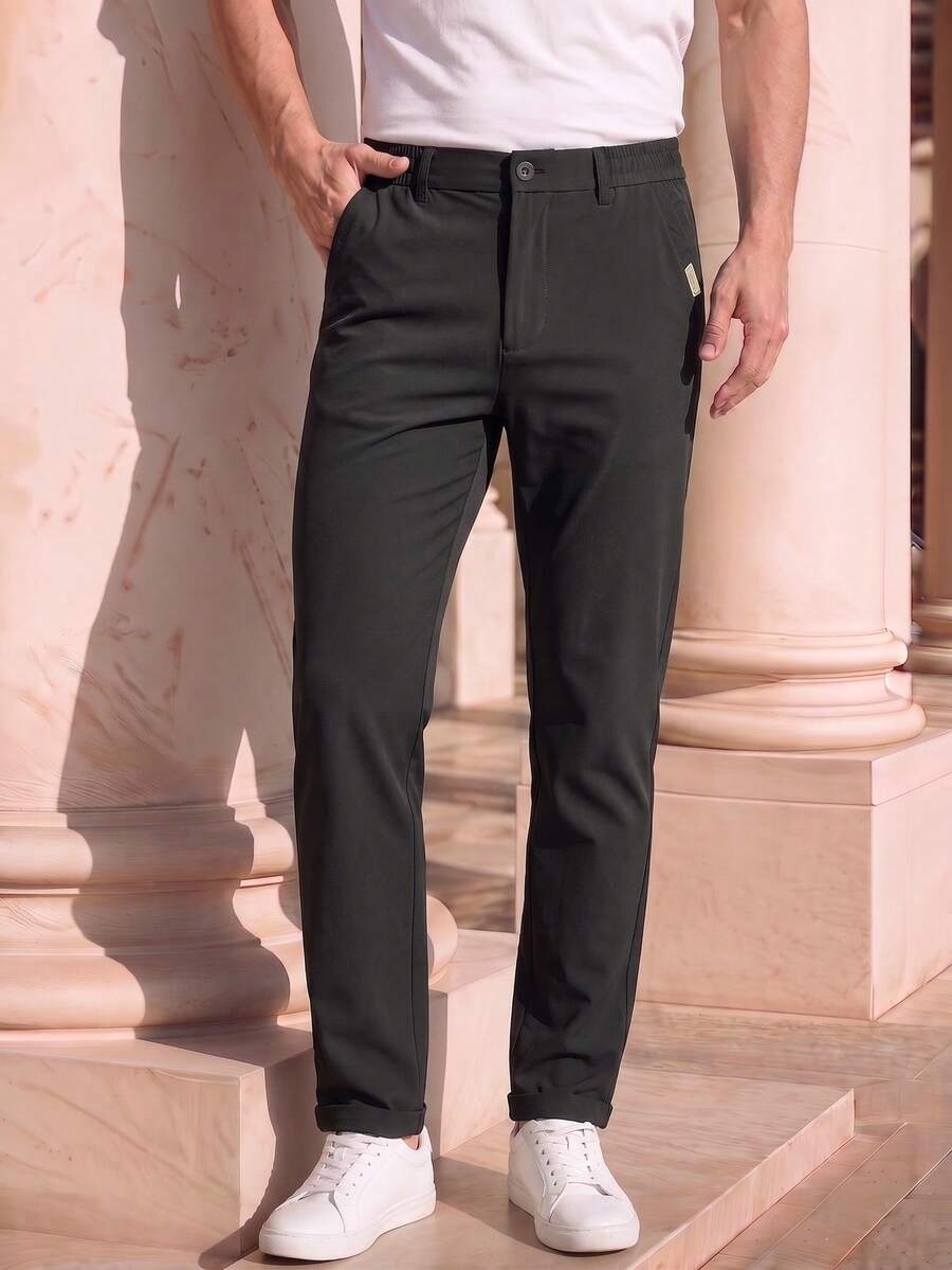 Officeau Pantalones casuales rectos con bolsillo bordado con letras para hombres, adecuados para el uso diario en verano - Negro - Ver 1