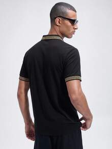 NobleFwd Camisa Polo de Manga Curta com Gola Preta e Estampa Clássica, Camisa Polo de Manga Curta com Gola e Estampa de Leão Coroado - Multicolorido - Visão 3