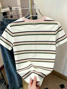 Resyla Kaos Wanita Lengan Pendek Berkerah Bulat Motif Garis-Garis Patchwork dengan Cetakan Huruf, Kasual dan Serbaguna untuk Pemakaian Sehari-hari - Putih - View 2